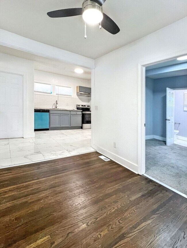 Building Photo - Spacious & Charming 5-Bedroom Home with Mo...