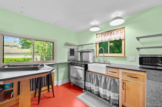 Building Photo - 1516 W Houstonia Ave