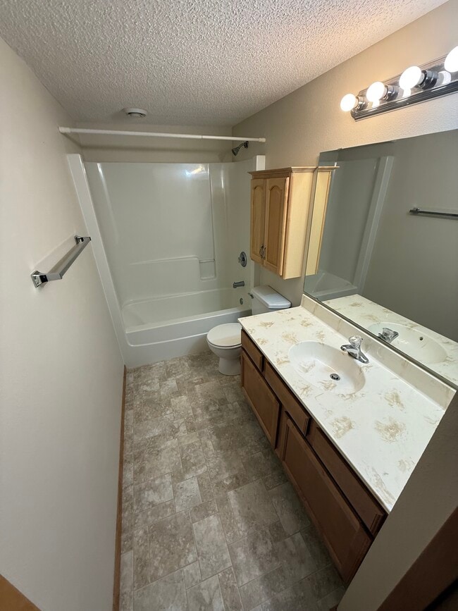 Building Photo - 6020 Bennett Ct S