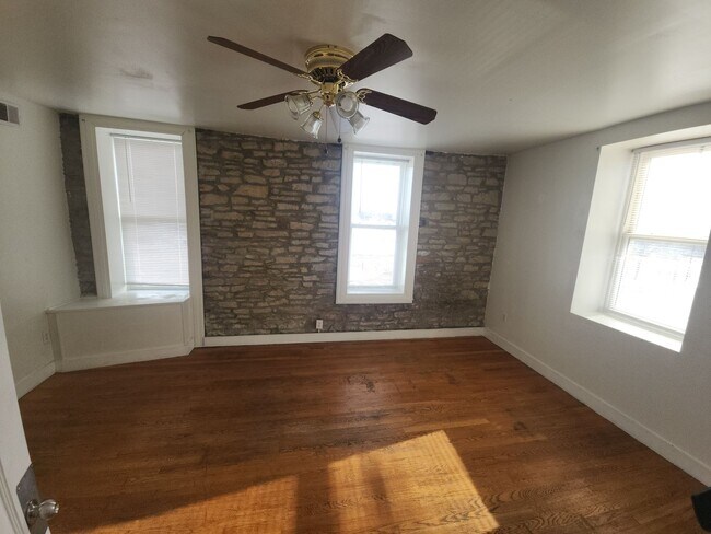 Building Photo - 111 Upton St