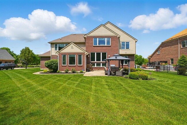 Building Photo - Five Bedroom House in Deerfield Township!