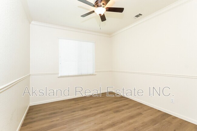Building Photo - 936 Heartland Dr