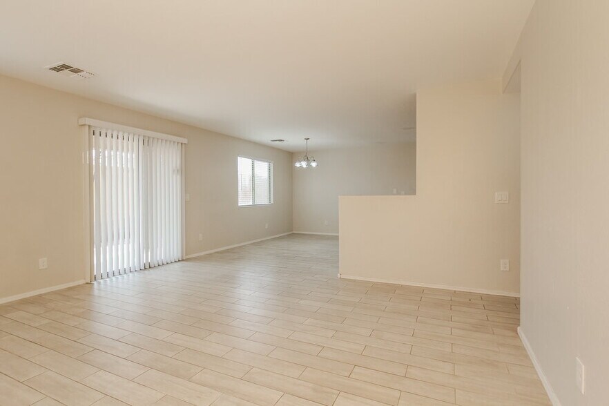 Building Photo - 6815 N 129th Dr