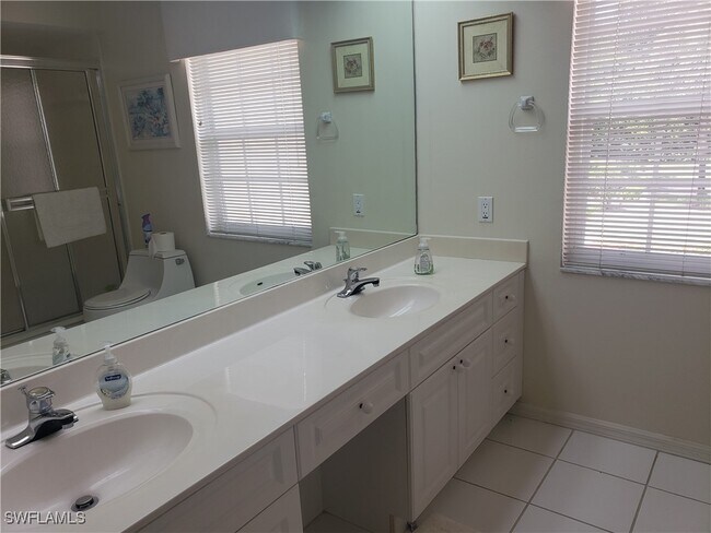 Building Photo - 7552 Oleander Gate Dr