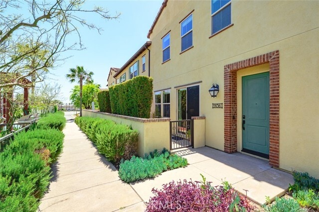Building Photo - 906 El Paseo