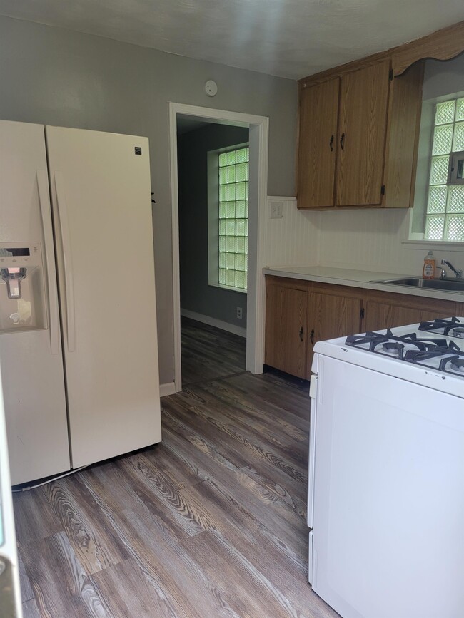 Building Photo - 2436 Laketon Rd