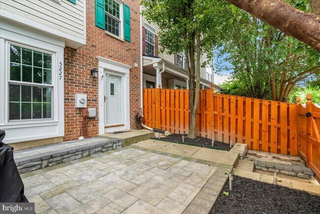 Building Photo - 5227 Regal Ct