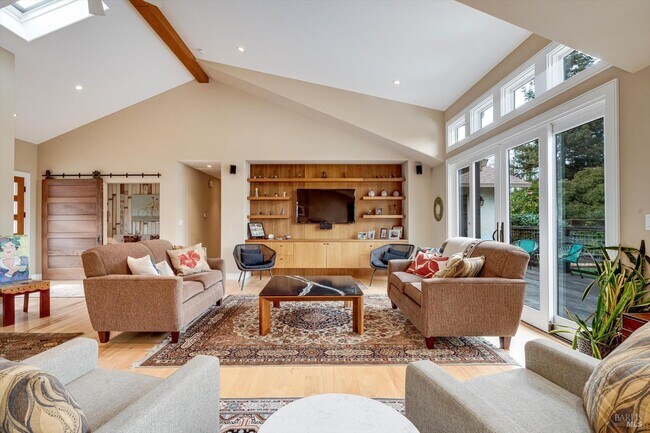 Building Photo - 1675 Sylvaner Ave