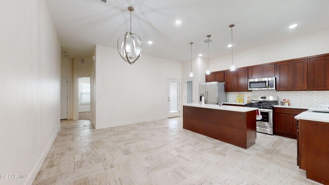 Building Photo - 440 Soleil Rd