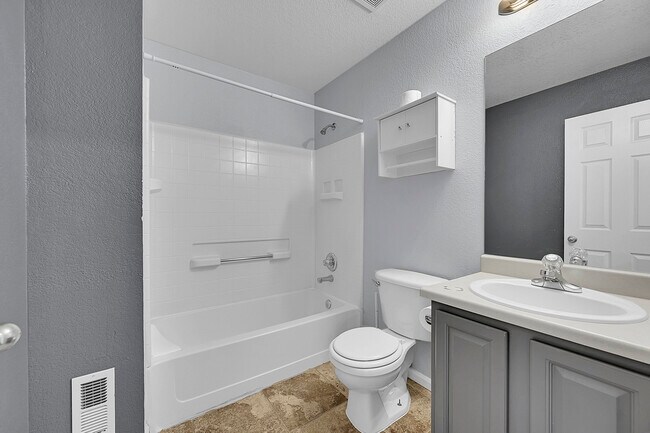 Building Photo - 6431 Raleigh Ct