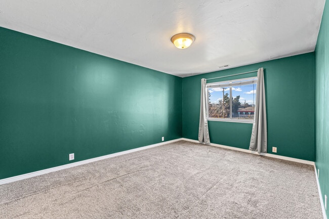 Building Photo - 6163 S 1300 E