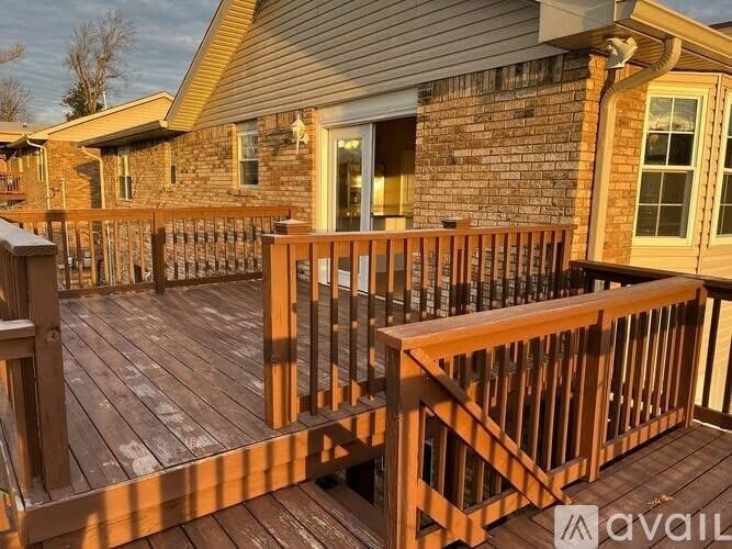 Building Photo - 7918 Holly Hills Dr