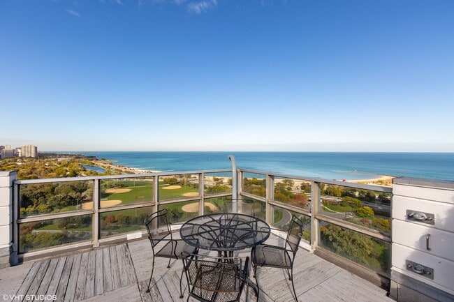 Building Photo - 1555 N Dearborn Pky