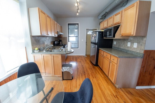 Building Photo - 1304 N Campbell Ave