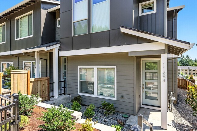 Building Photo - Brand New Townhome in Pleasant Valley Vill...