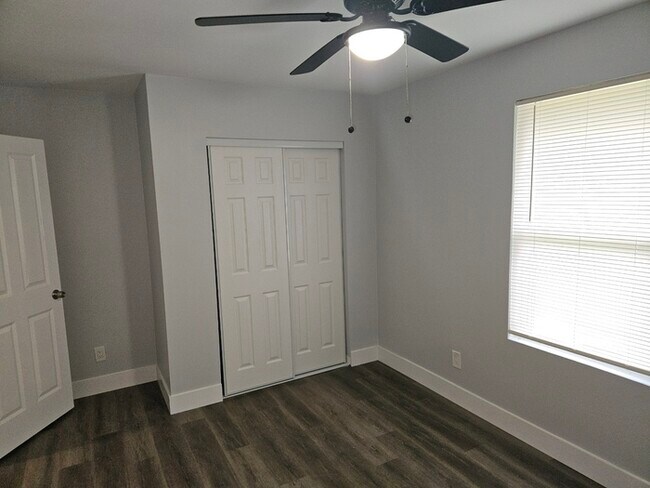 Building Photo - 4 bedroom newly remodeled Milton Home