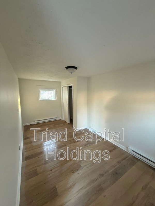 Building Photo - 832 E Brookline St