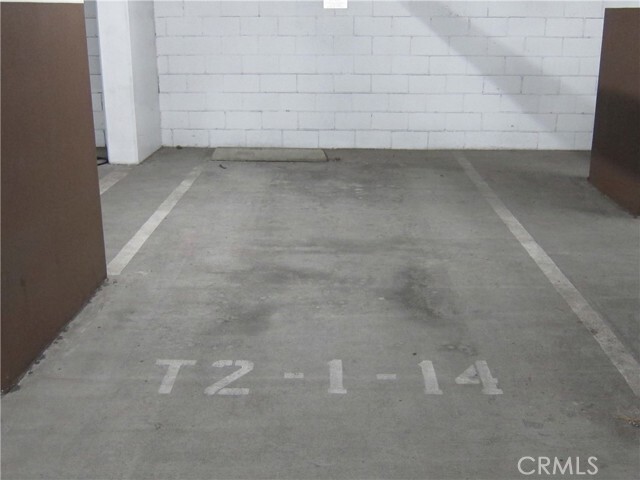 Building Photo - 411 W Seaside Way