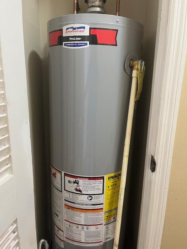 Building Photo - 1022 S White Station Rd