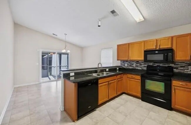 Building Photo - Lexington 3bd/2ba Ranch in Persimmon Grove