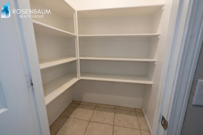 Building Photo - 41917 W Manderas Ln