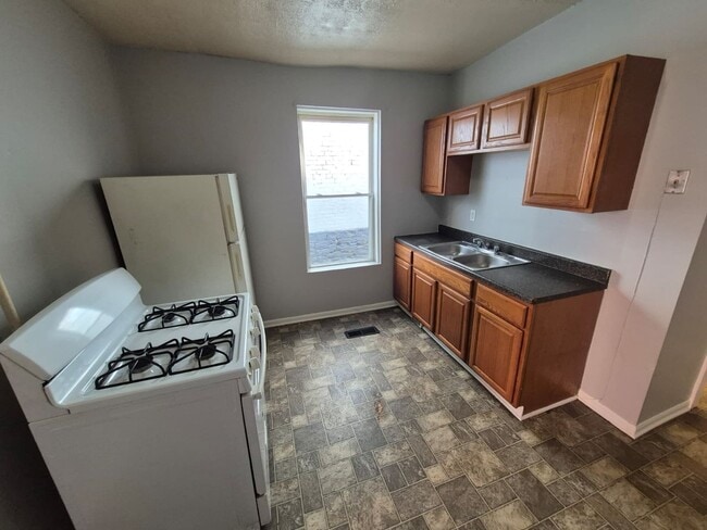 Building Photo - 1019-1021 Columbia St.