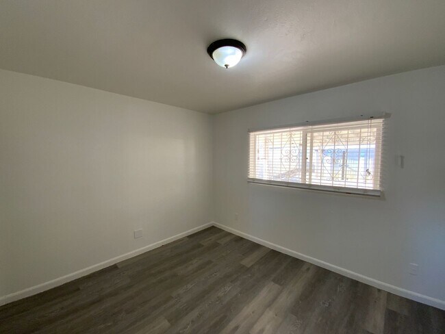 Building Photo - 5 Bedroom Single Story Home Available Near Snow Vista Blvd SW & Gibson Blvd!