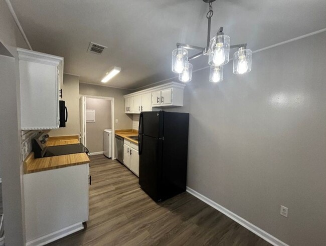 Building Photo - Apartment for lease