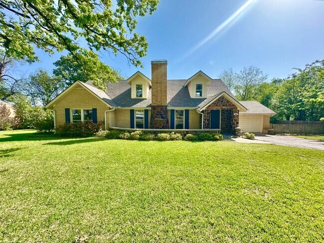 Building Photo - Spacious 4 Bedroom in the Heart of Tyler! Available Now!