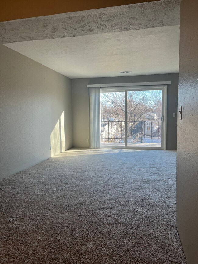 Floorplan - Whispering Isle Apartments