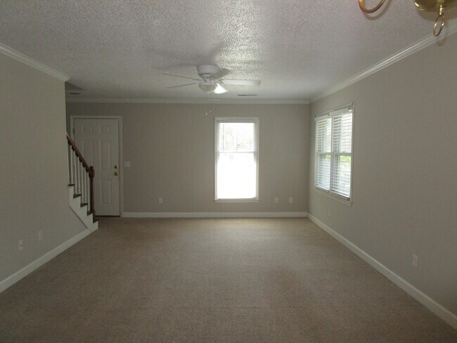 Building Photo - 885 Grimble Ct