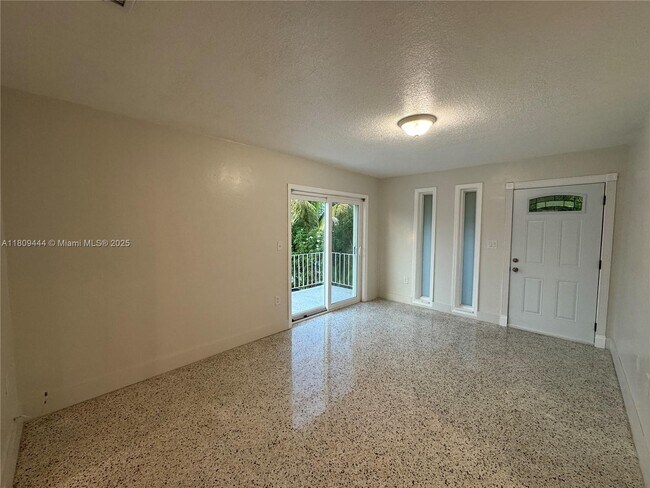 Building Photo - 1760 SW 3rd St