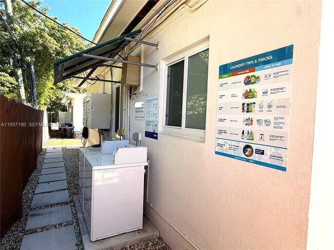 Building Photo - 887 80th St