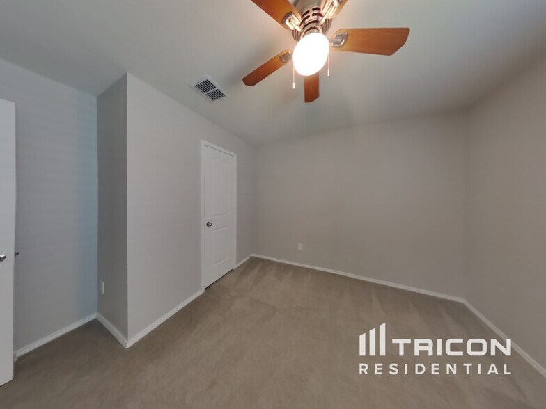 Building Photo - 1617 Daunton Dr