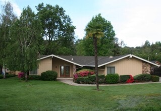 Building Photo - Equestrian Property & Country Living in th...