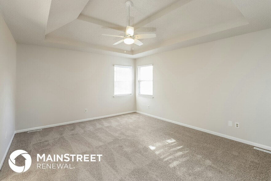 Building Photo - 820 NW Rosaceae Dr