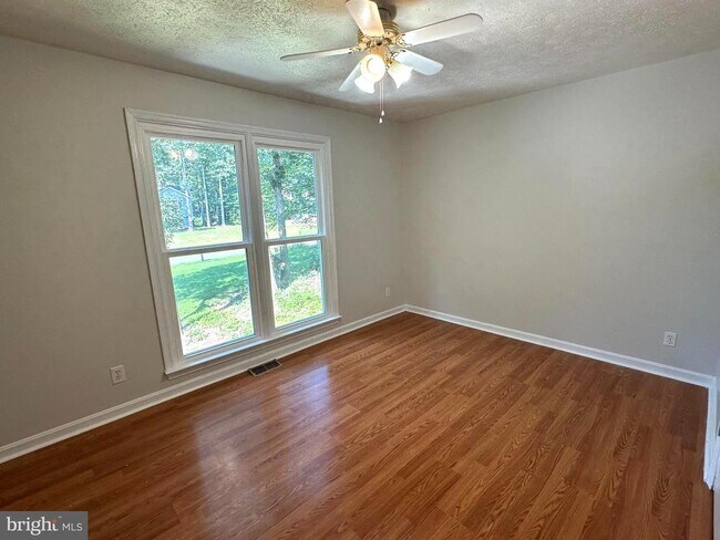 Building Photo - 6316 Forest Grove Dr