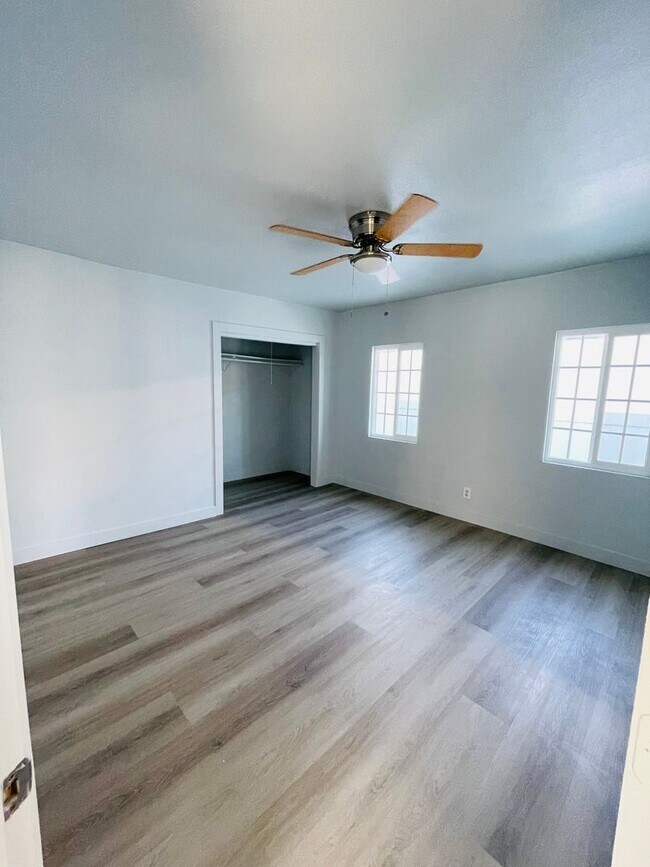 Building Photo - 3-bedroom, 2-bath home move-in ready