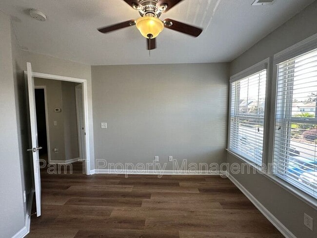 Building Photo - 106 Sonata Cir