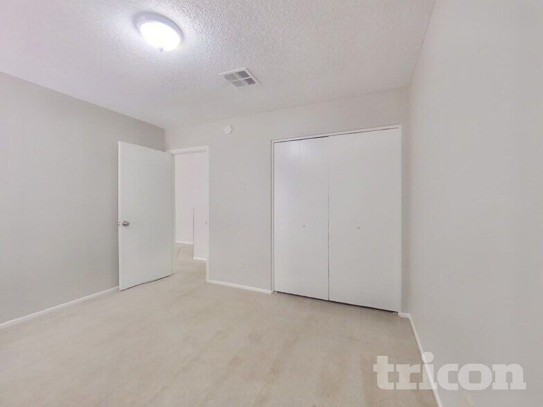 Building Photo - 9607 N 88th Dr