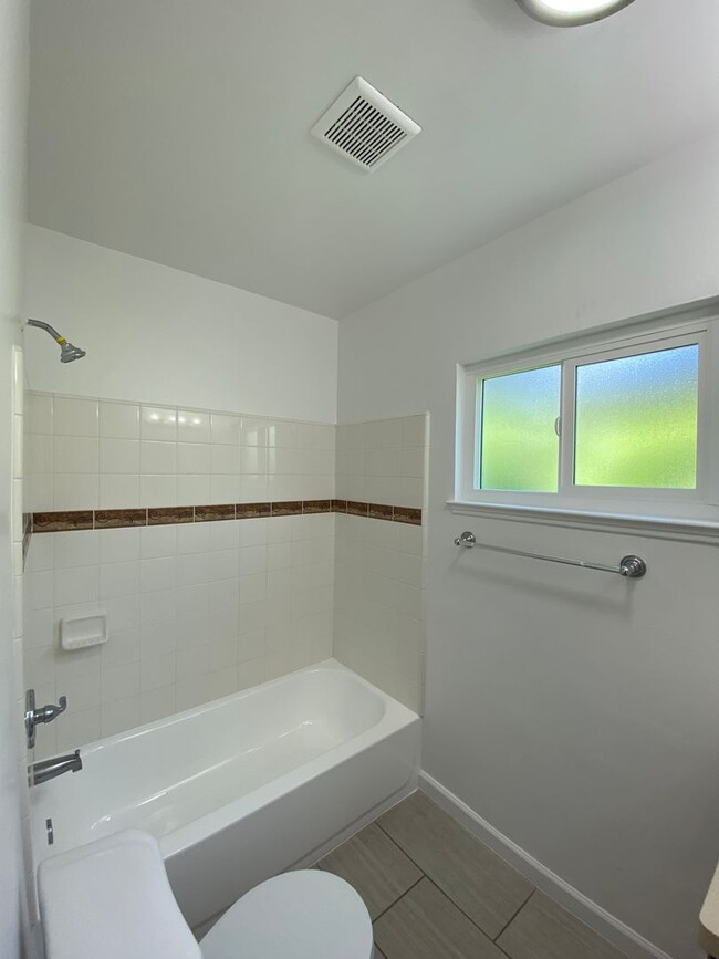 Building Photo - East Village Condo *Manager's Special - $1...