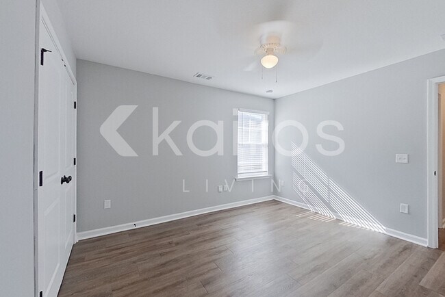 Building Photo - 121 Cottage Grove Rd