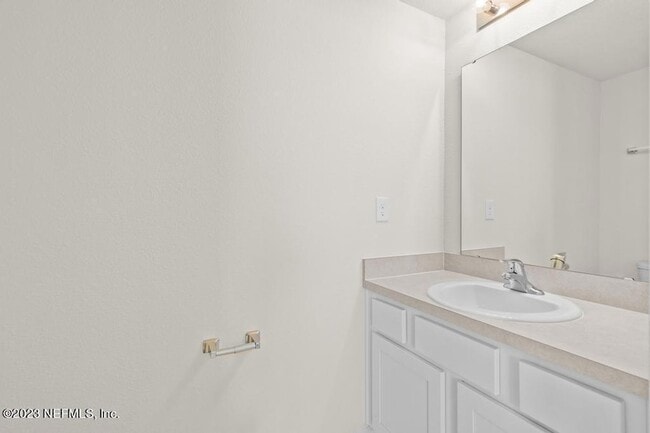 Building Photo - 46 Oarsman Xing Dr