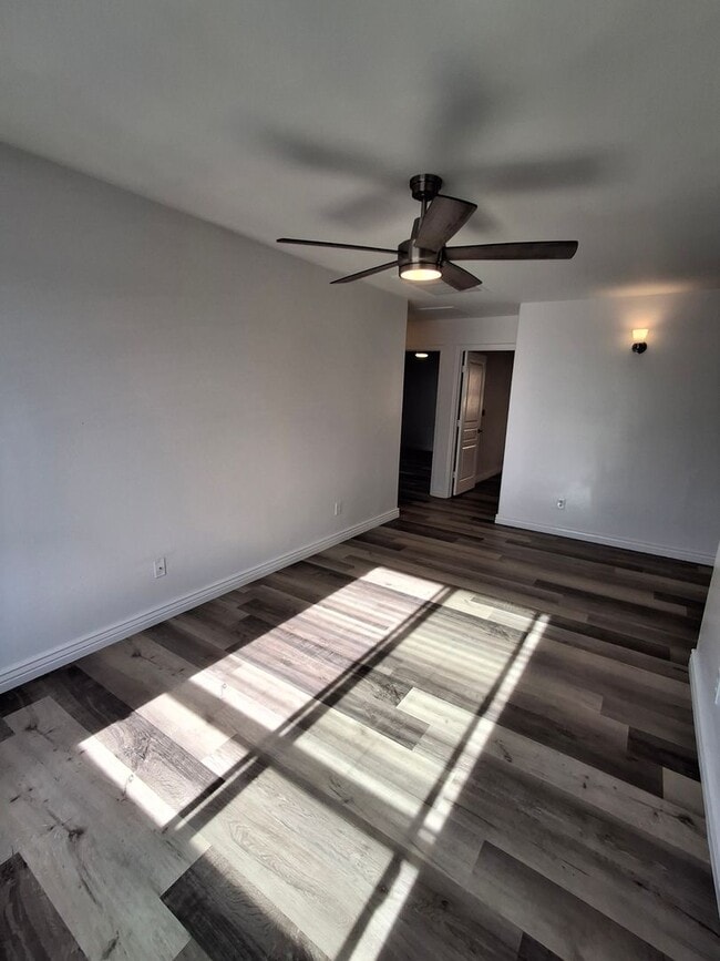 Building Photo - 1280 E Saddle Way