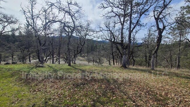 Building Photo - 7085 Butte Falls Hwy