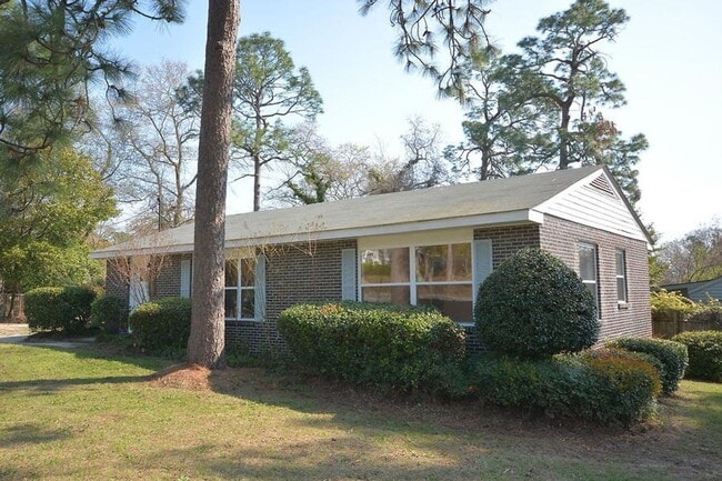 Building Photo - 4 Bed/3 Bath home w/fenced yard in Augusta...