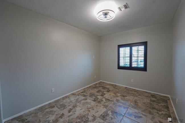 Building Photo - 4429 W 25th Ln