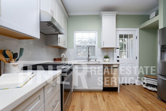 Building Photo - 2531 27th St