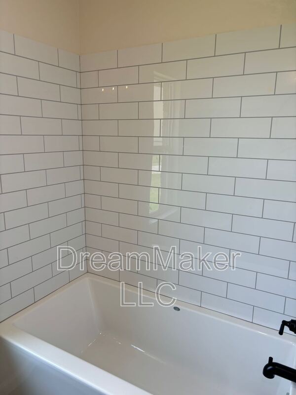 Building Photo - 3002 Hollow Crest Ln