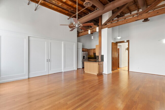 Building Photo - 285 E Stuart Ave